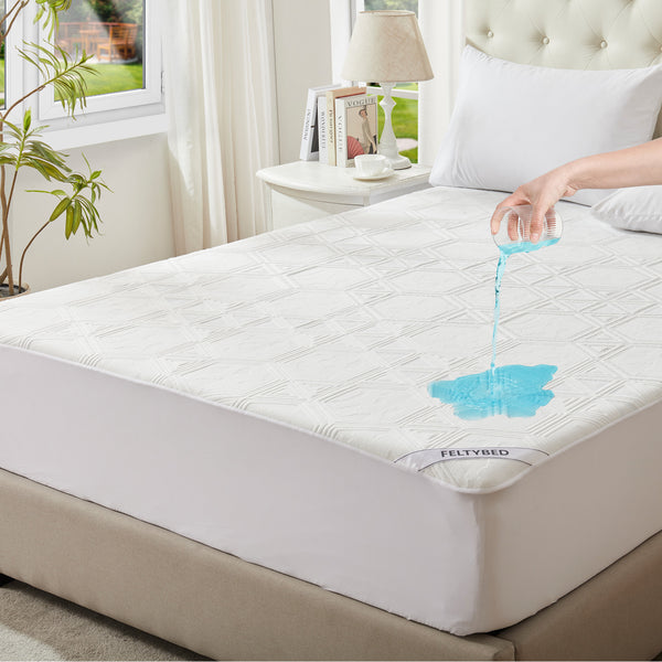 Feltybed Waterproof Snowflake Print Skin-friendly Breathable Mattress Protector